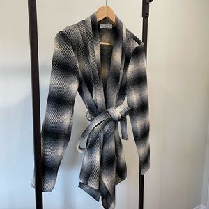 Jack by BB Dakota – Mower Plaid Drape Front Jacket
GHST GRY / M